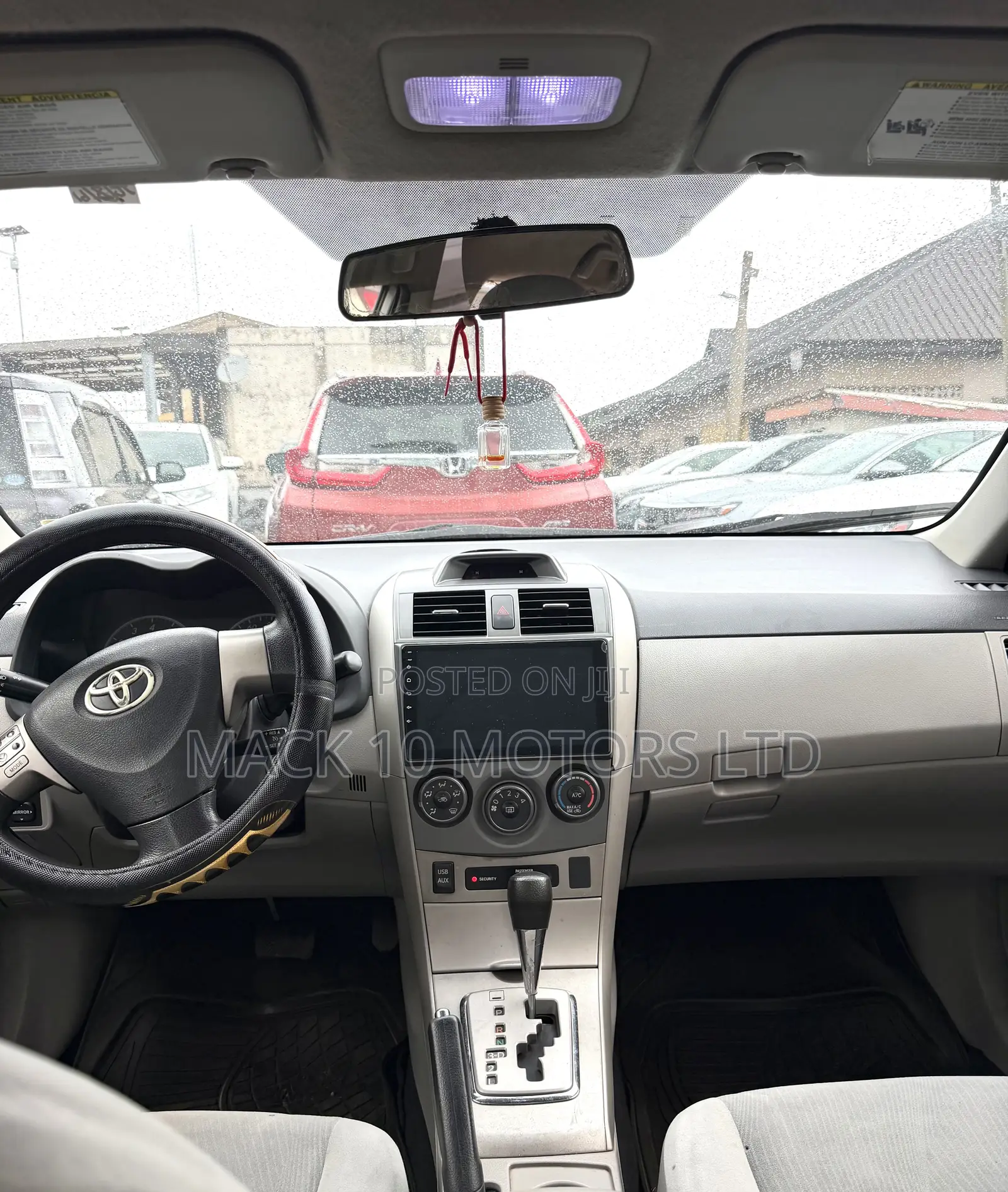 Toyota Corolla LE 4dr Sedan (1.8L 4cyl 4A) 2013 Silver