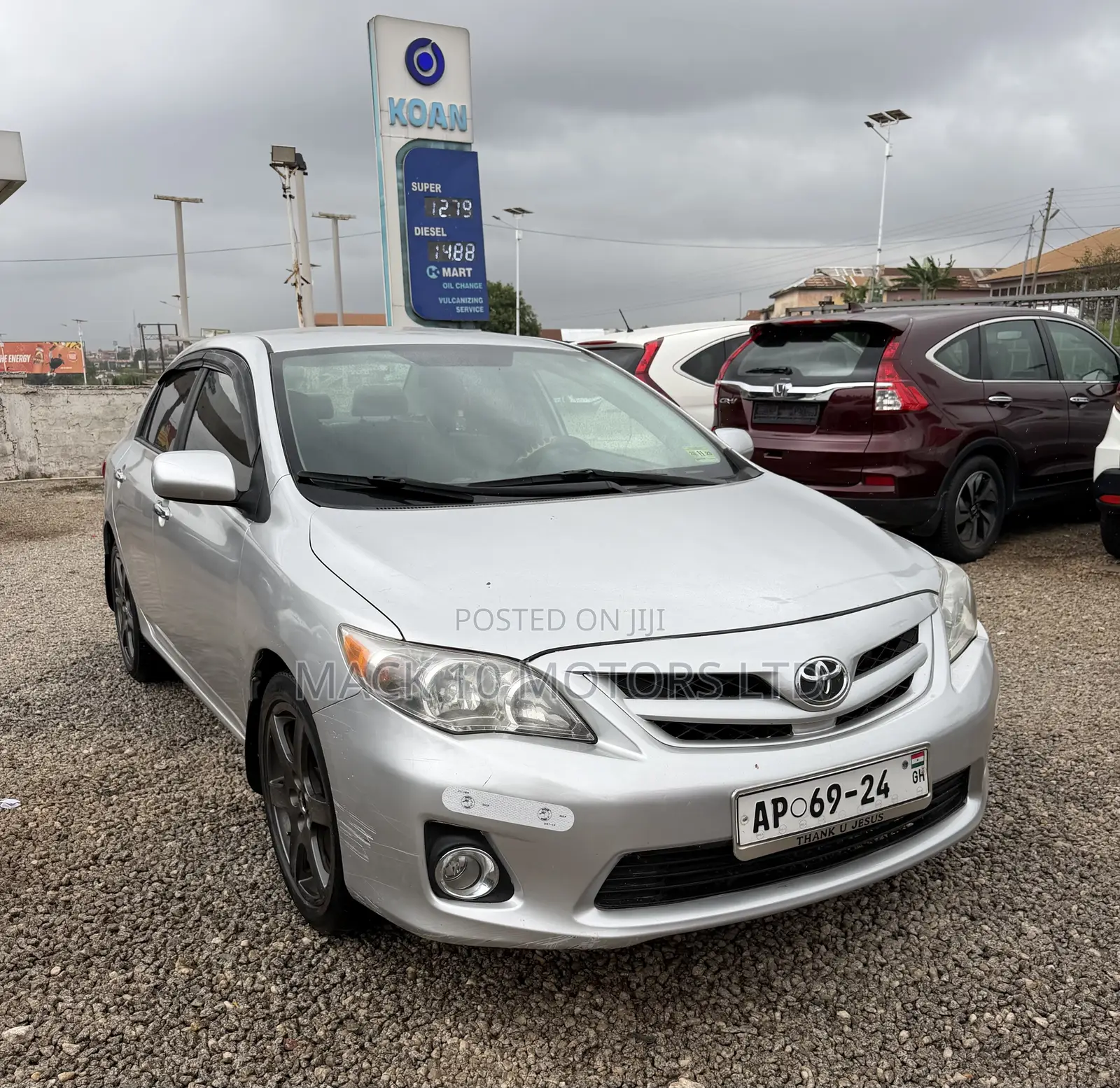 Toyota Corolla LE 4dr Sedan (1.8L 4cyl 4A) 2013 Silver