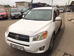 Toyota RAV4 2010 White