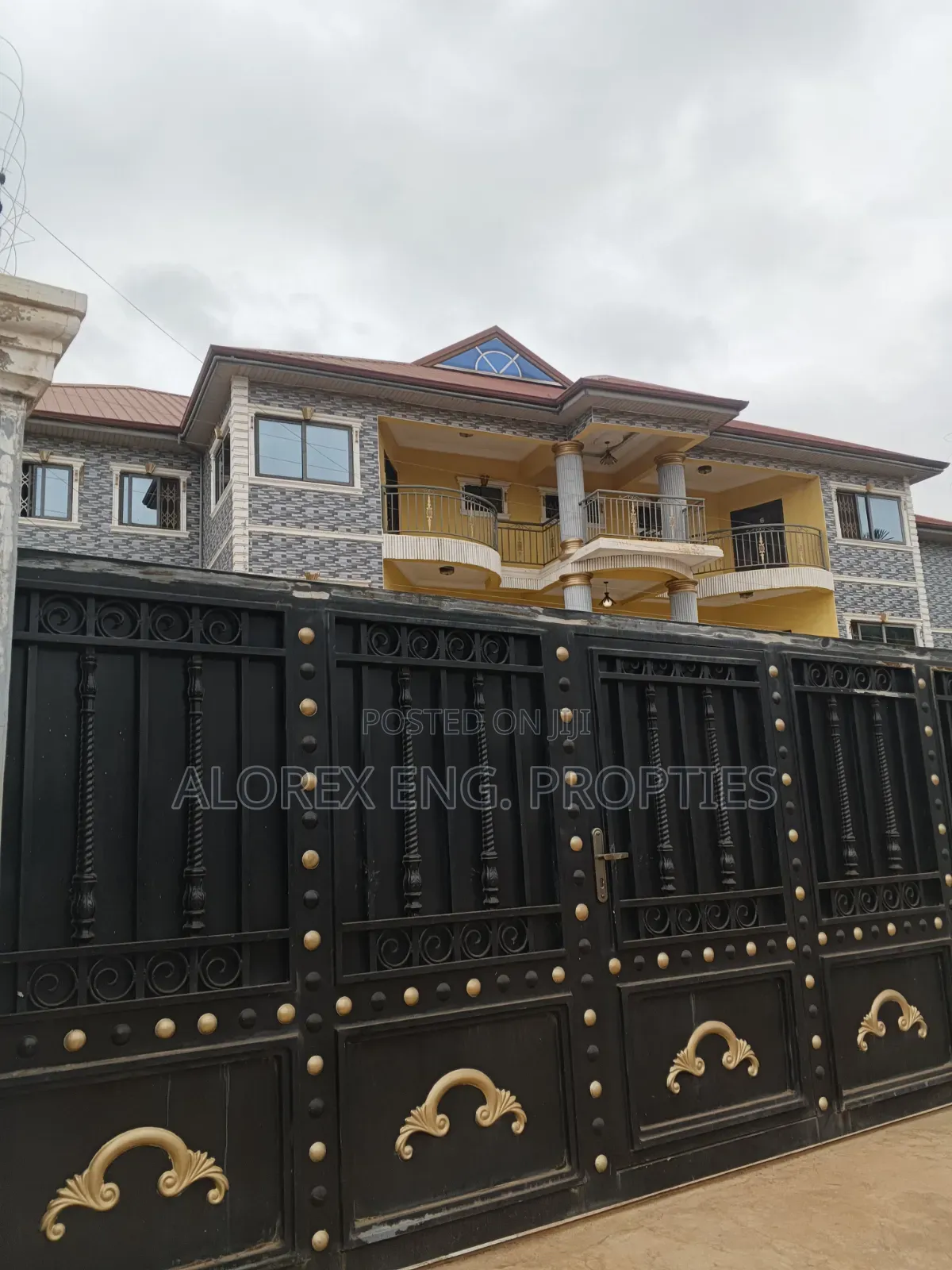 3bdrm Apartment in Executive Adenta, Frafraha for rent