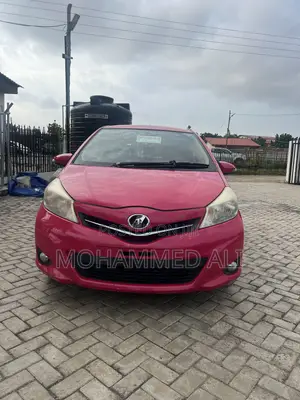 Toyota Vitz 1.3 FWD 5dr 2013 Pink