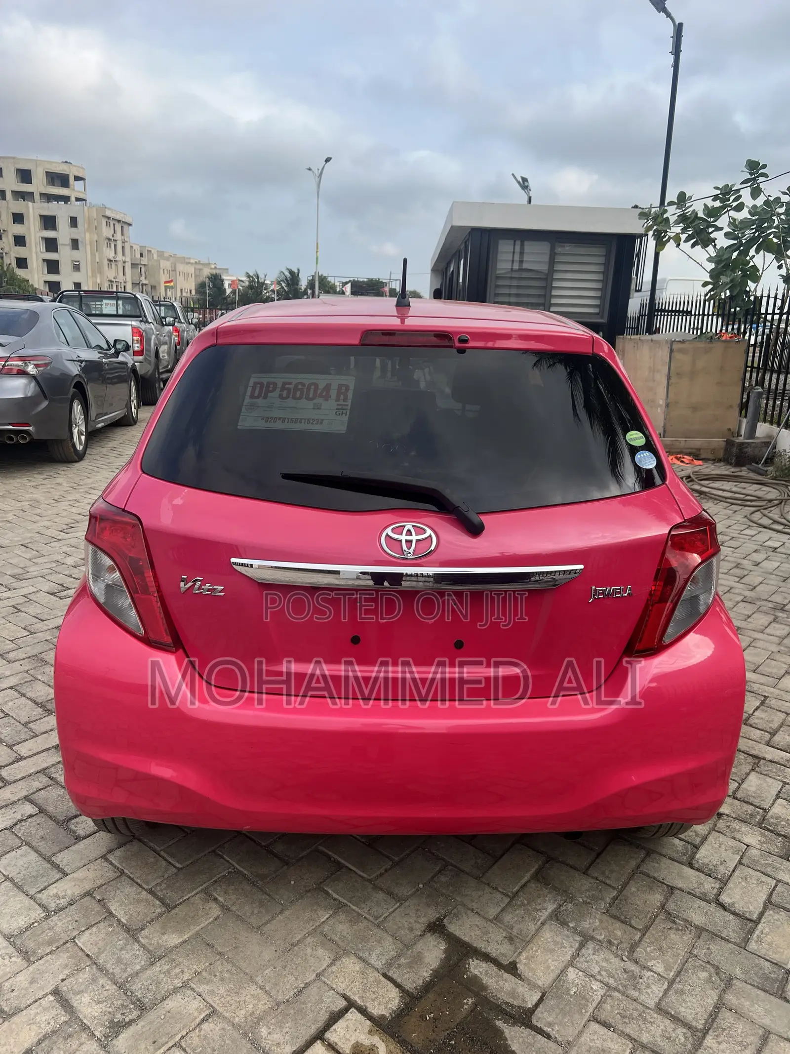 Toyota Vitz 1.3 FWD 5dr 2013 Pink