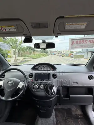 Toyota Sienta 2014 Black