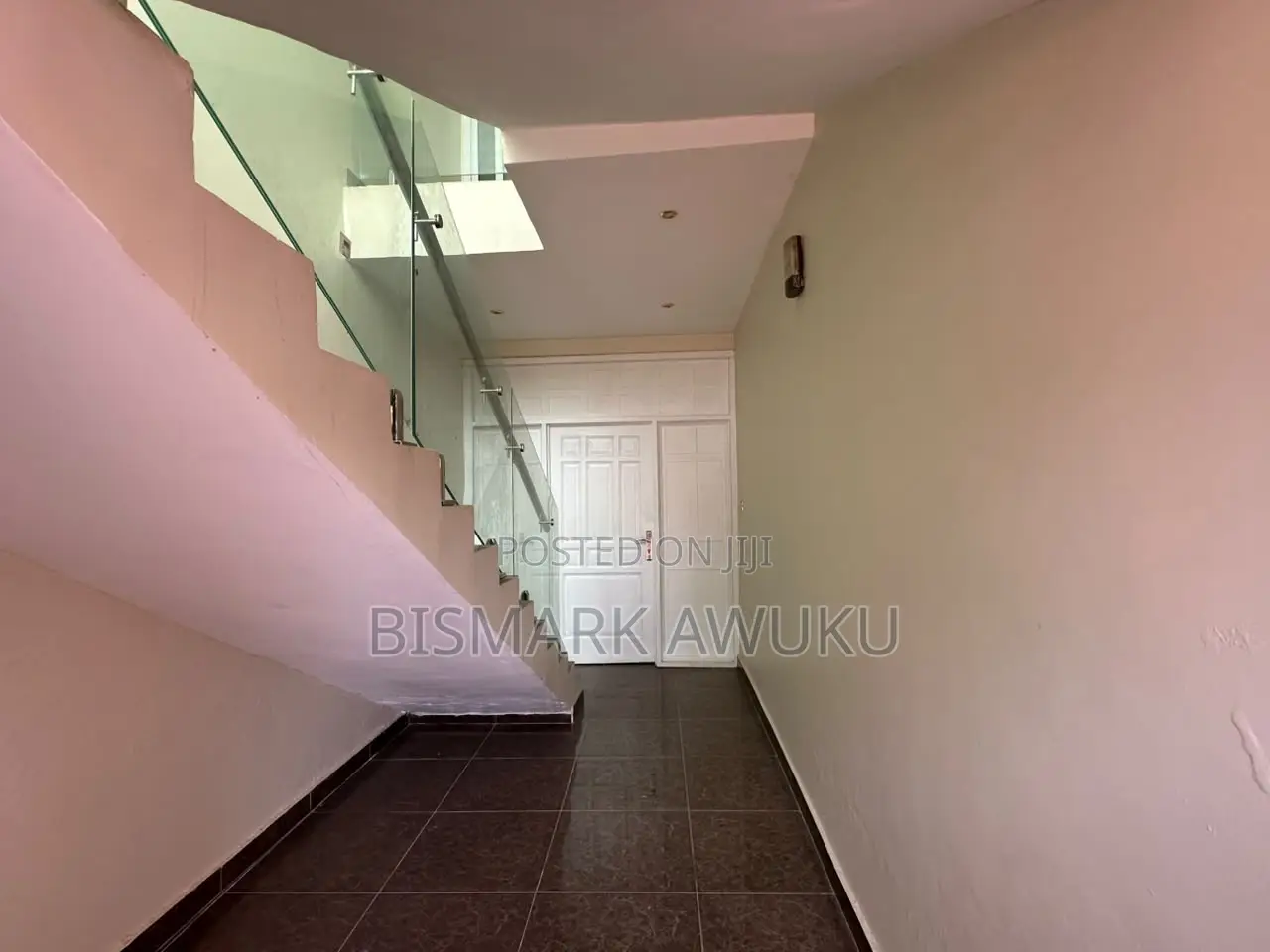 6bdrm Mansion in East Legon for rent