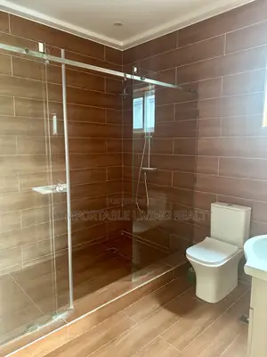 4bdrm House in Oyarifa Mall Area for rent