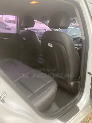 Hyundai Avante 2018 White
