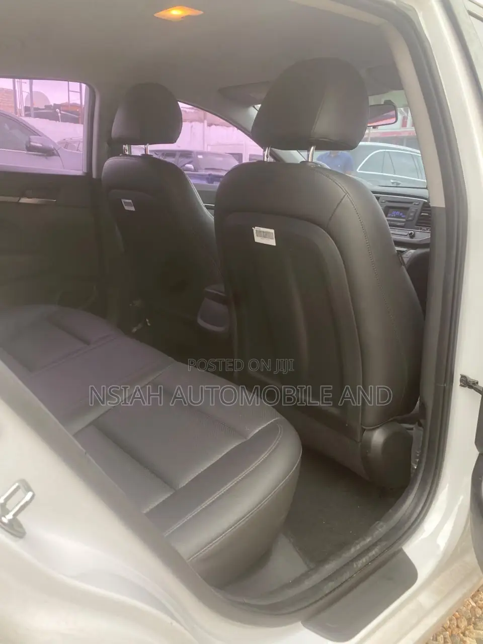 Hyundai Avante 2018 White