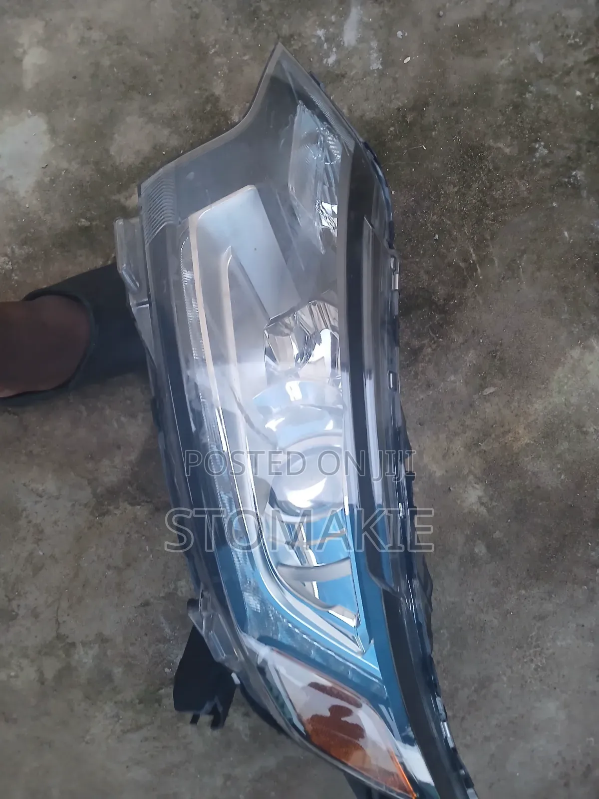 16 to 19 Mitsubishi Outlander Driverside Headlight