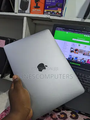 Laptop Apple MacBook Pro 2017 8GB Intel Core i5 SSD 500GB