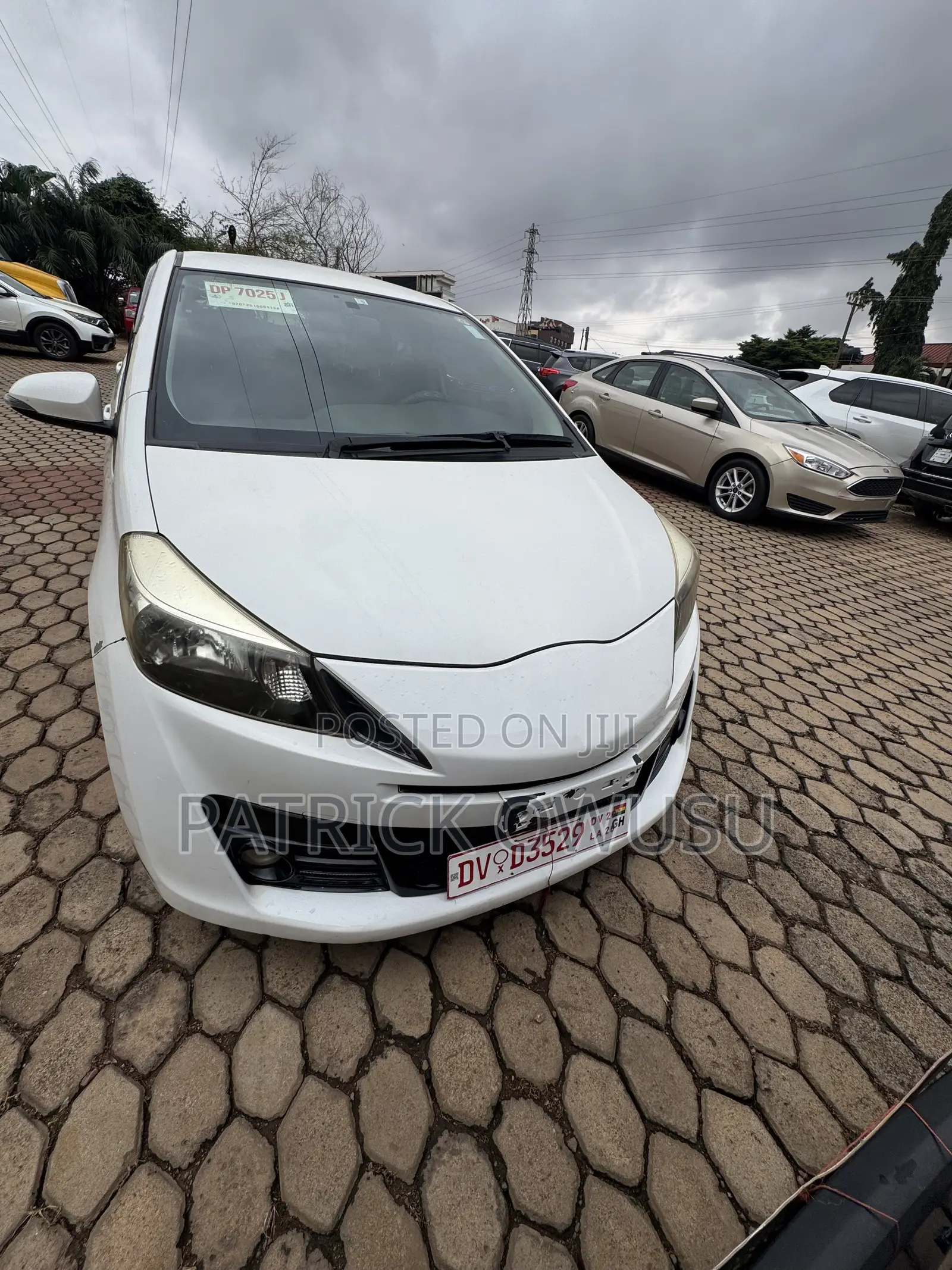Toyota Vitz 2012 White