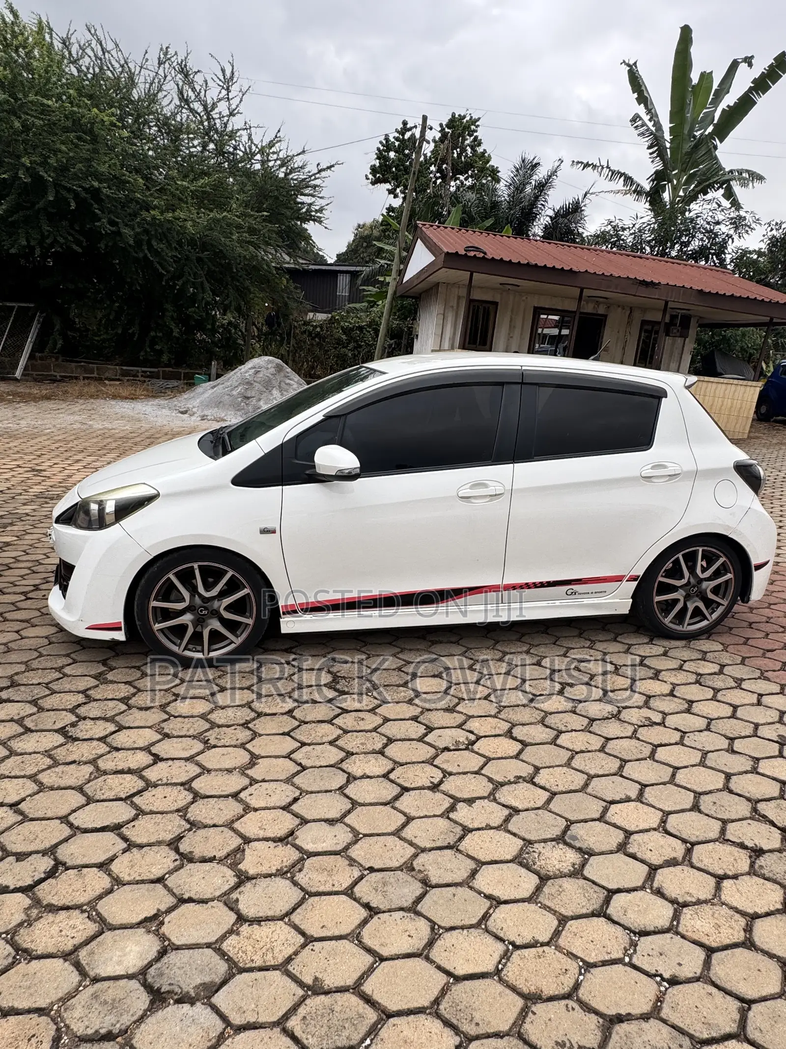 Toyota Vitz 2012 White