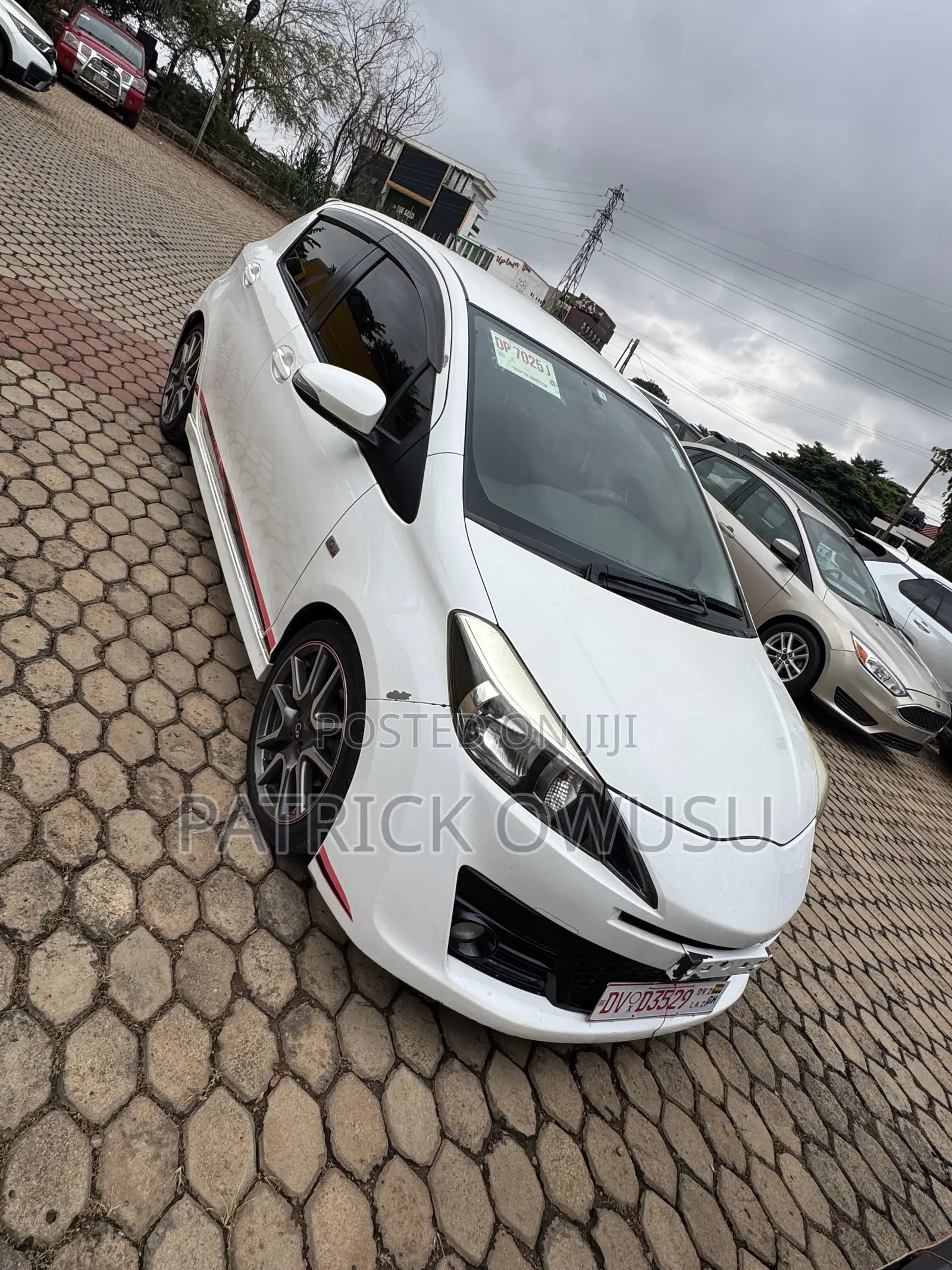 Toyota Vitz 2012 White