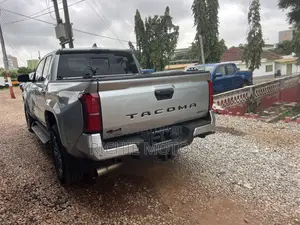 Toyota Tacoma TRD Sport Double Cab 4WD 5.0 ft. SB (Hybrid) 2025 Beige