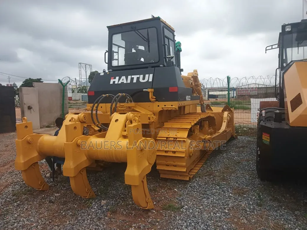 Haitui Hd22, a 220 HP Hydraulic Crawler Bulldozer