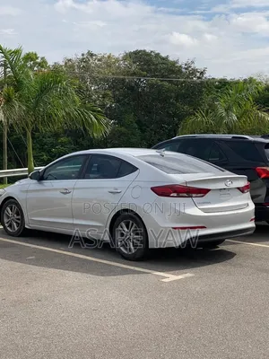 Hyundai Elantra 2017 Silver