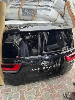 Toyota Land Cruiser 300 Boot/Tail Gate