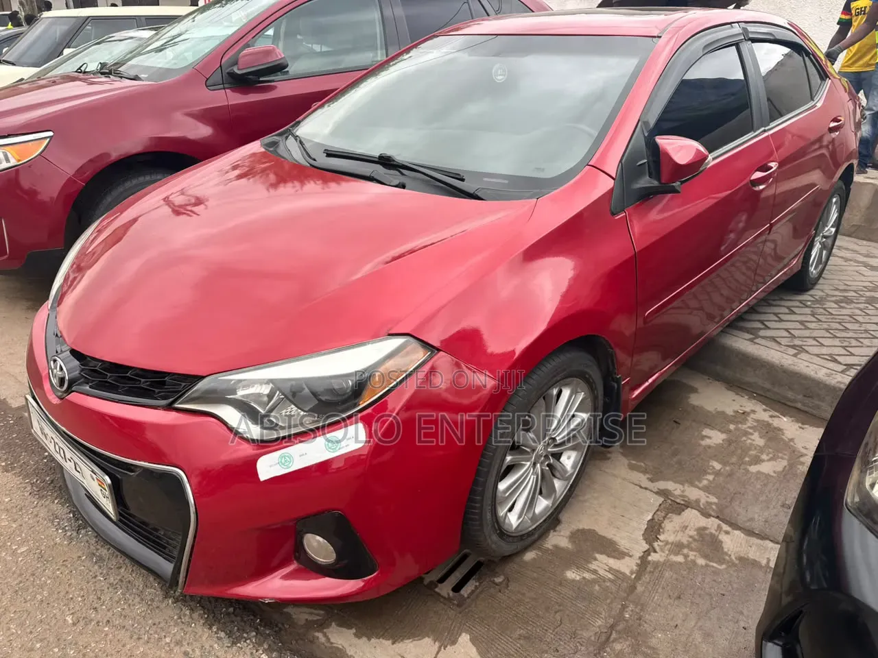 Toyota Corolla 2015 Red