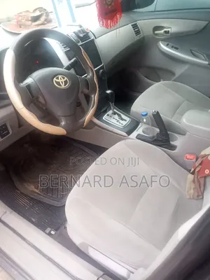 Toyota Corolla 2010 Gray