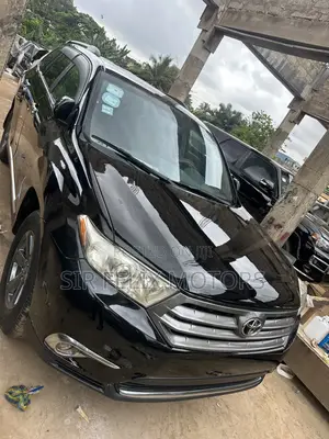 Toyota Highlander SE 2011 Black