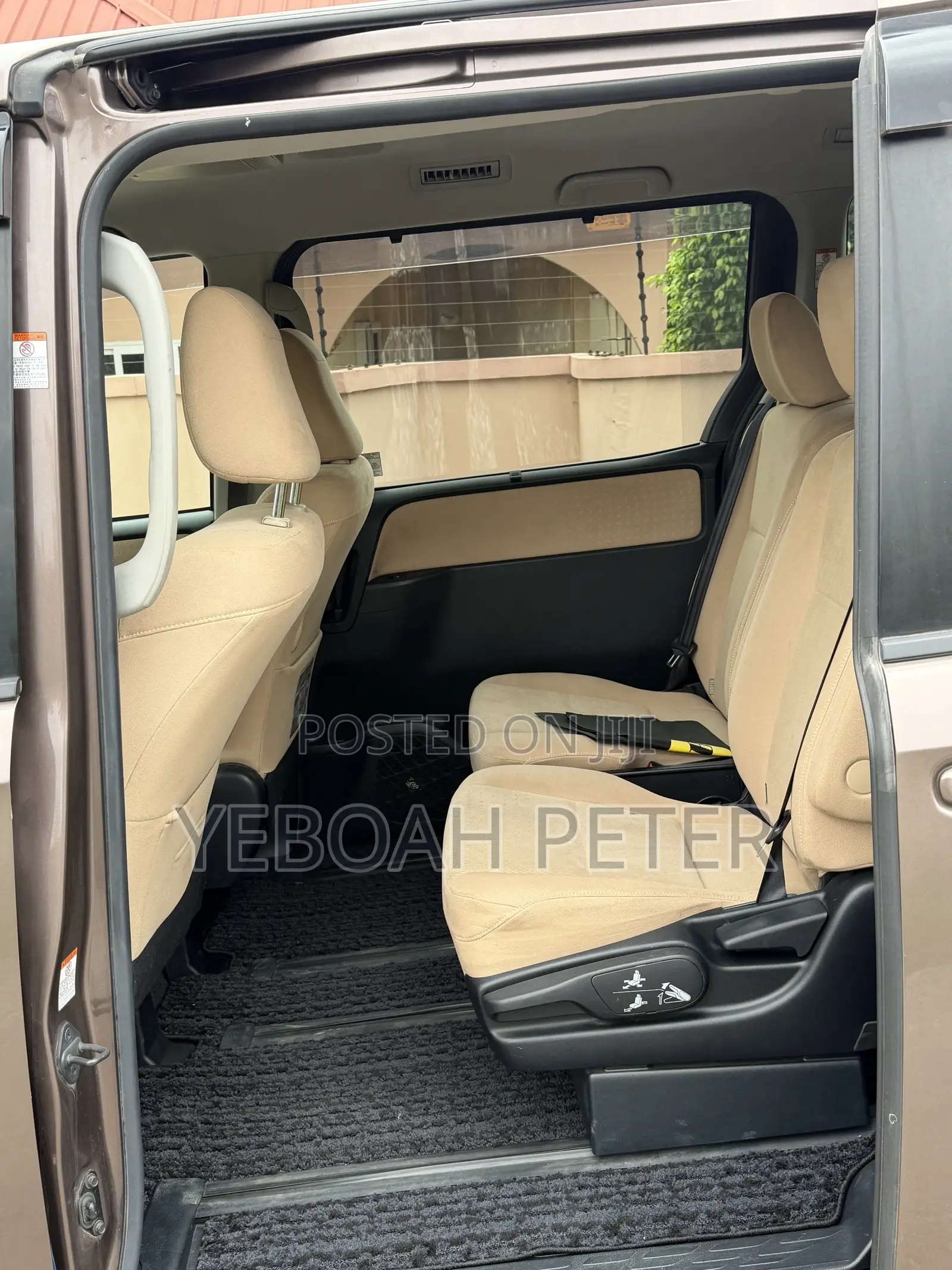 Toyota Voxy 2014 Gray