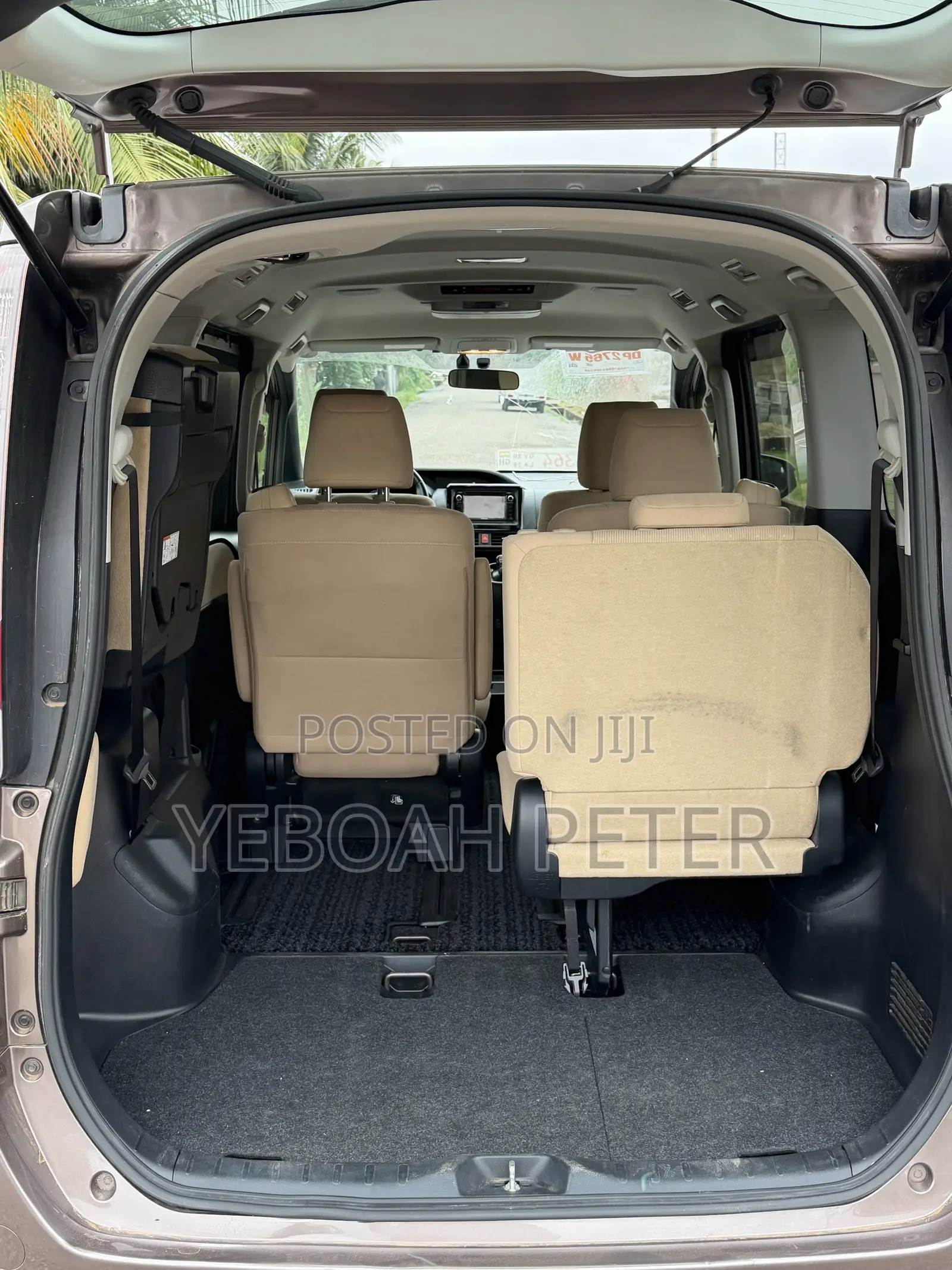 Toyota Voxy 2014 Gray