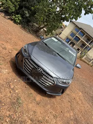 Hyundai Elantra Limited Sedan FWD (2.0L 4cyl 6A) 2017
