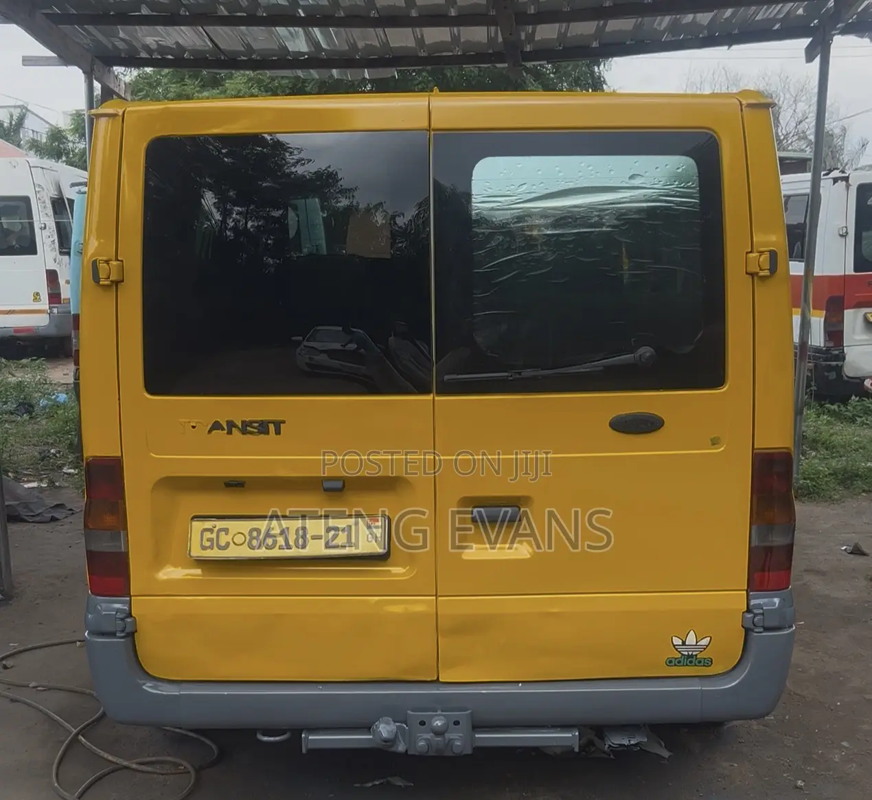 Ford Transit 2010 Yellow