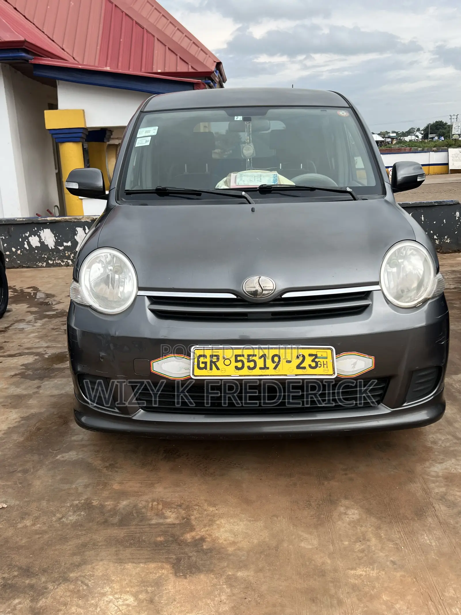 Toyota Sienta 1.5 FWD 2012 Beige