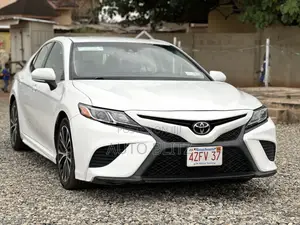 Toyota Camry 2018 White