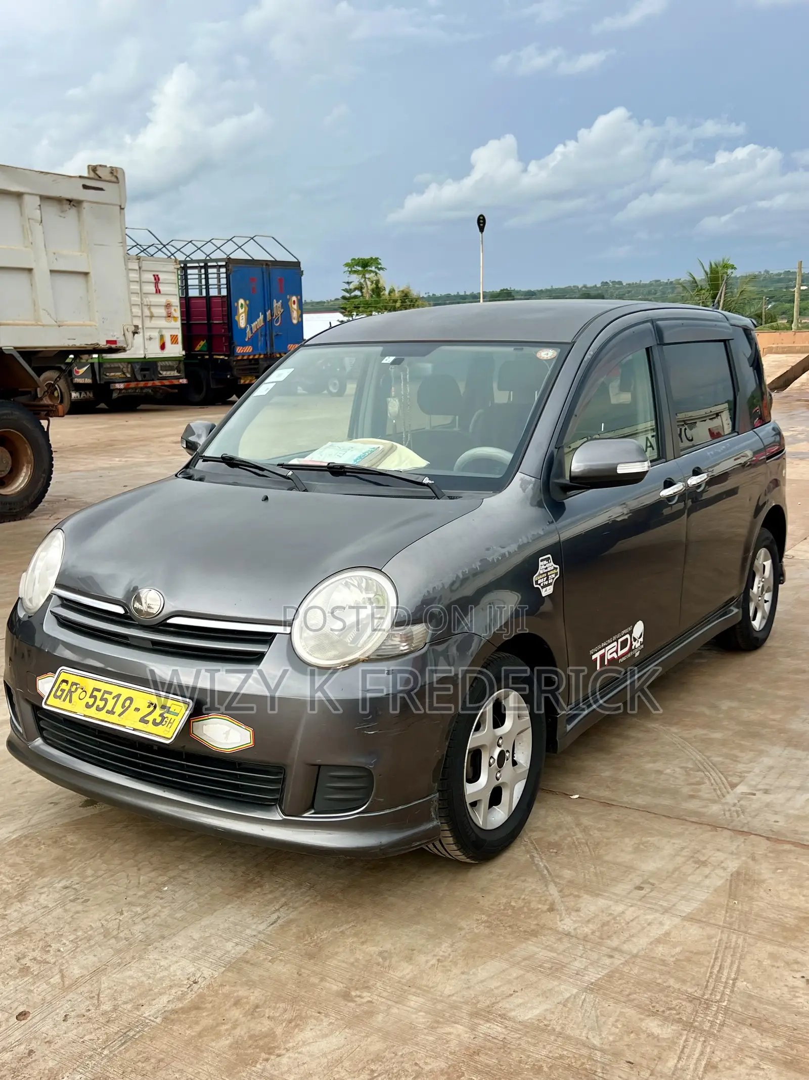 Toyota Sienta 1.5 FWD 2012 Beige