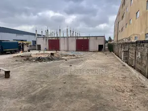 1000 SQM Showroom for Rent at Spintex