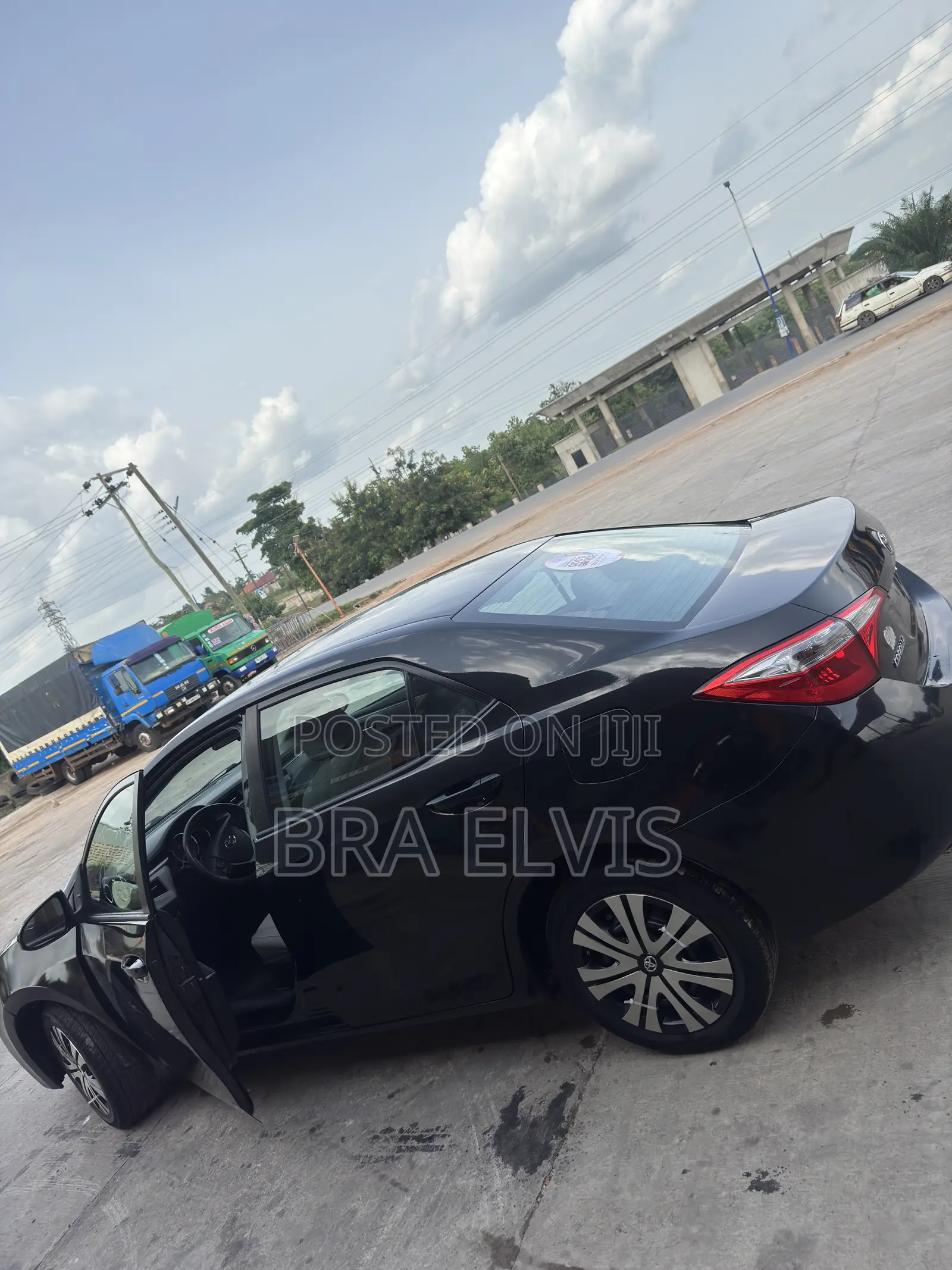 Toyota Corolla LE Eco 4dr Sedan (1.8L 4cyl CVT) 2014 Black