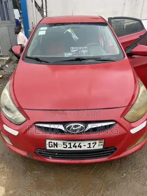 Hyundai Accent SE 2012
