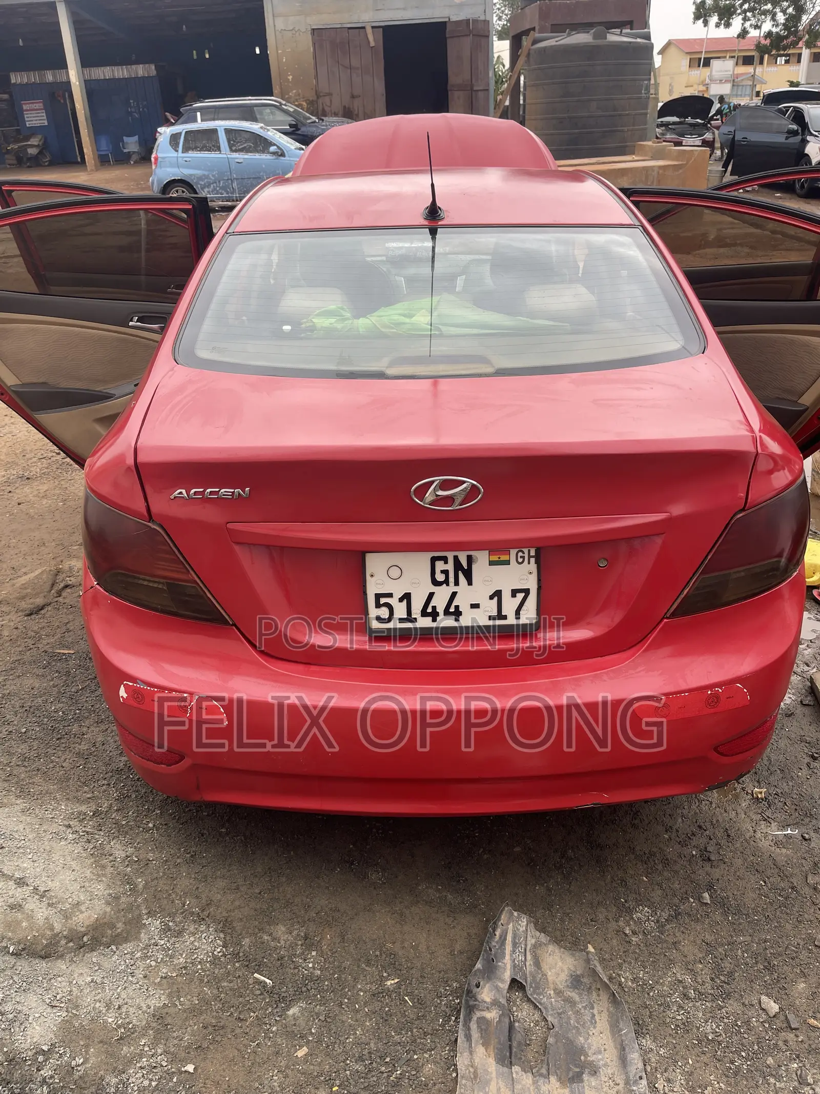Hyundai Accent SE 2012