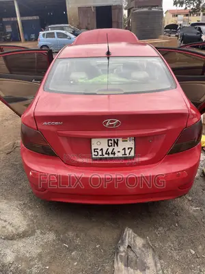 Hyundai Accent SE 2012