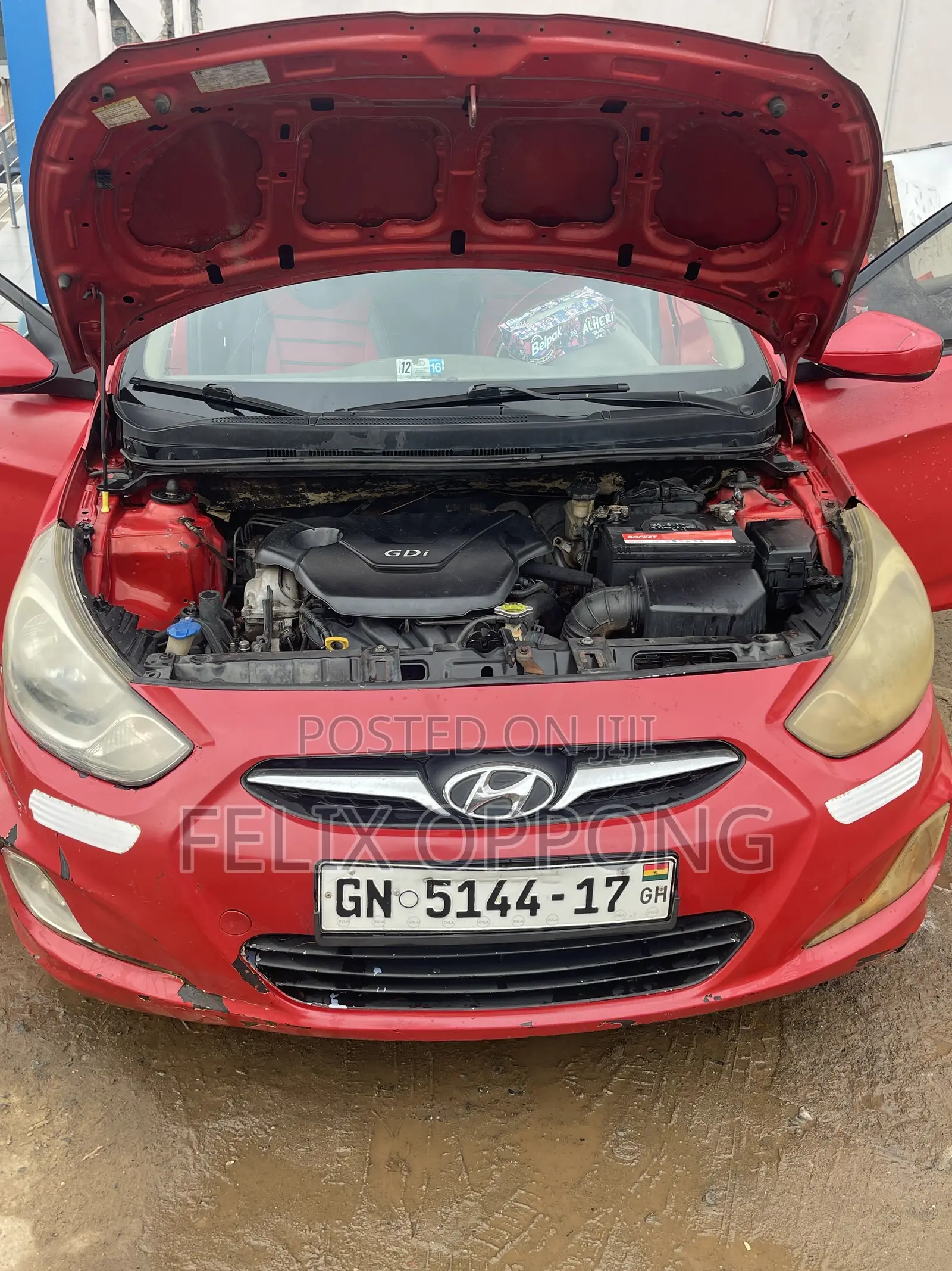 Hyundai Accent SE 2012