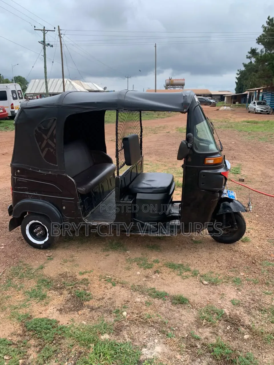 Bajaj RE 2022 Black