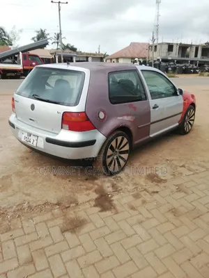 Volkswagen Golf 2000 Red