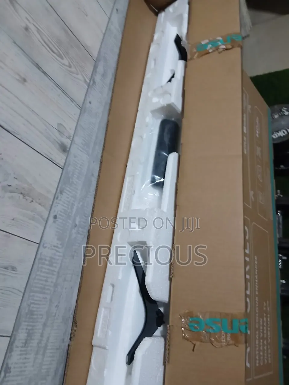 43" Frameless Smart Hisense Tv