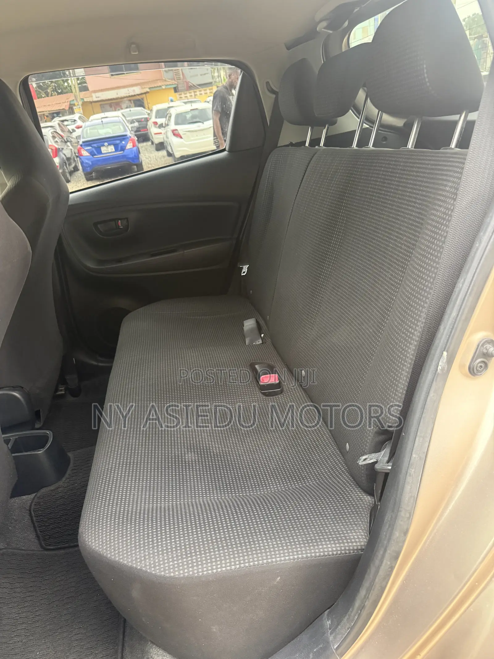 Toyota Vitz 1.3 FWD 5dr 2015 Beige