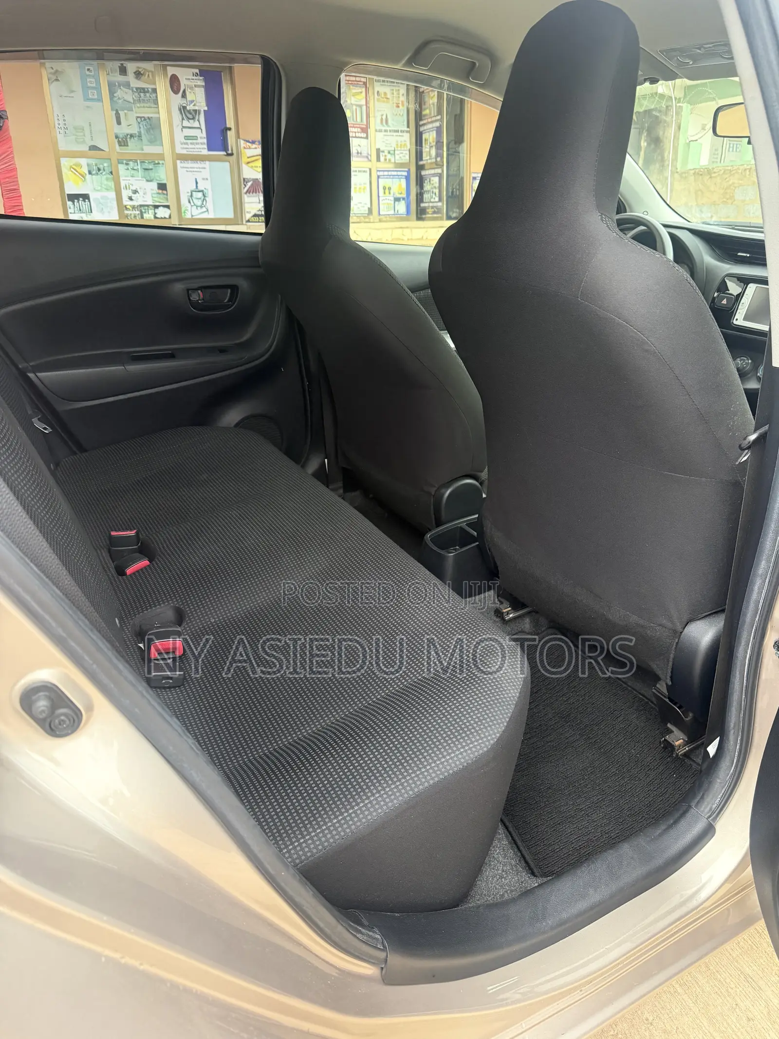 Toyota Vitz 1.3 FWD 5dr 2015 Beige
