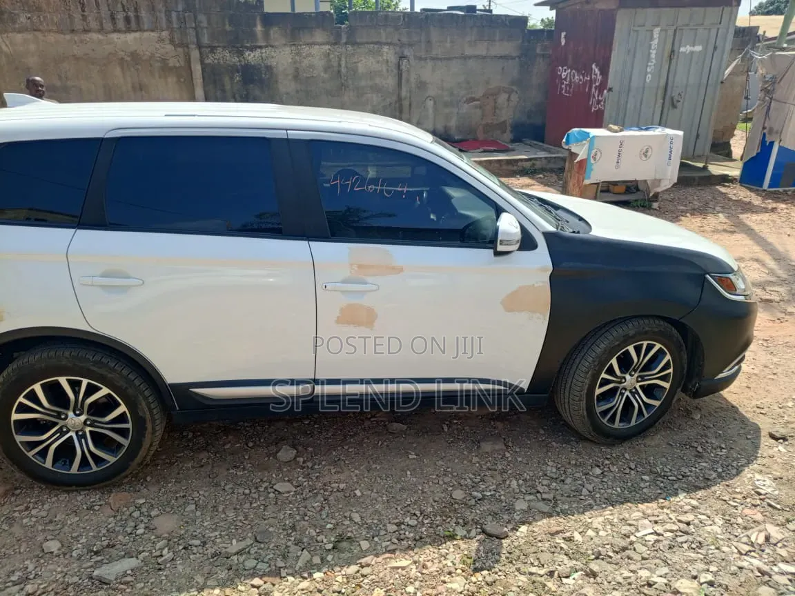 Mitsubishi Outlander 2018 White