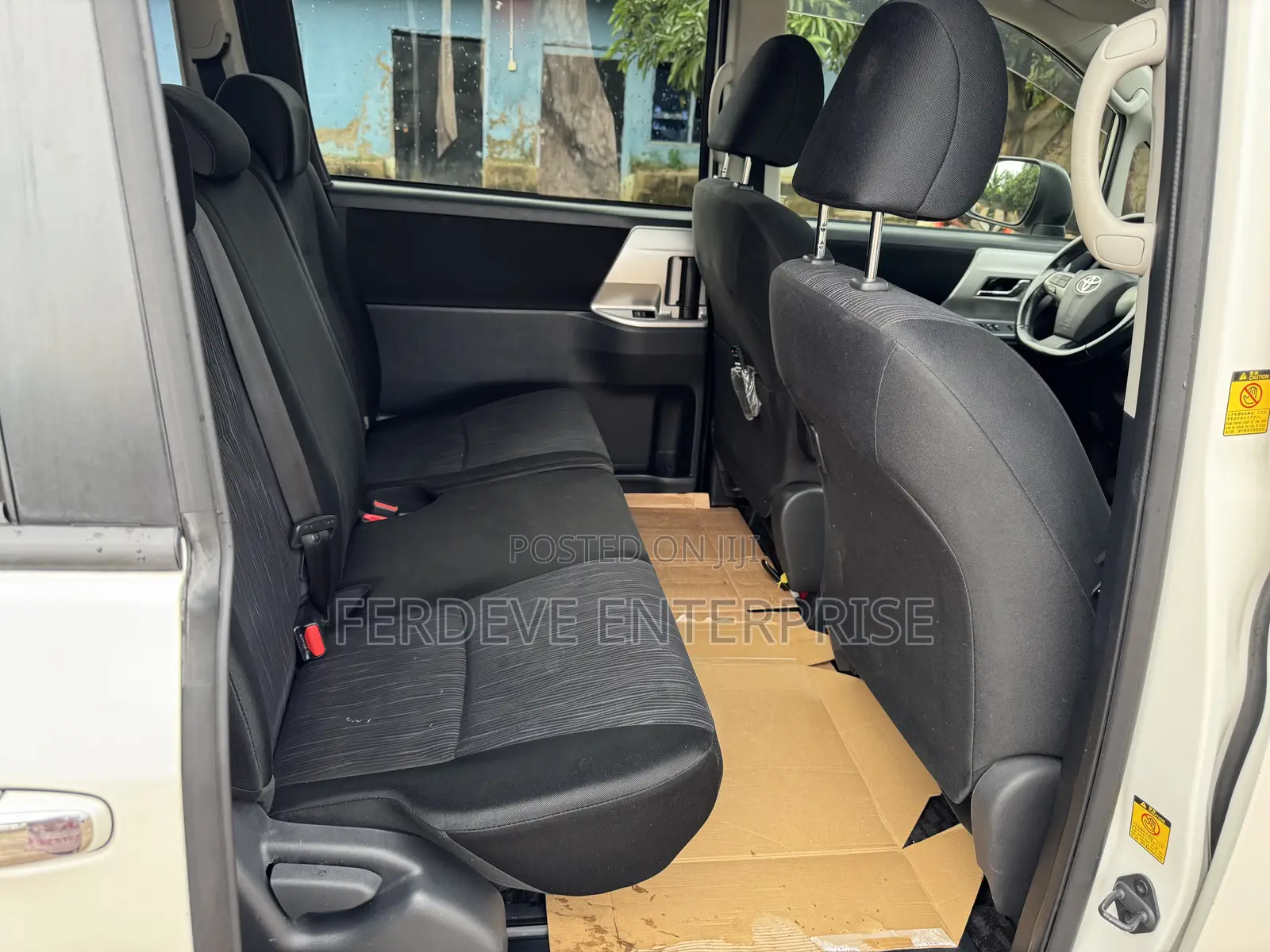 Toyota Voxy 2012 White