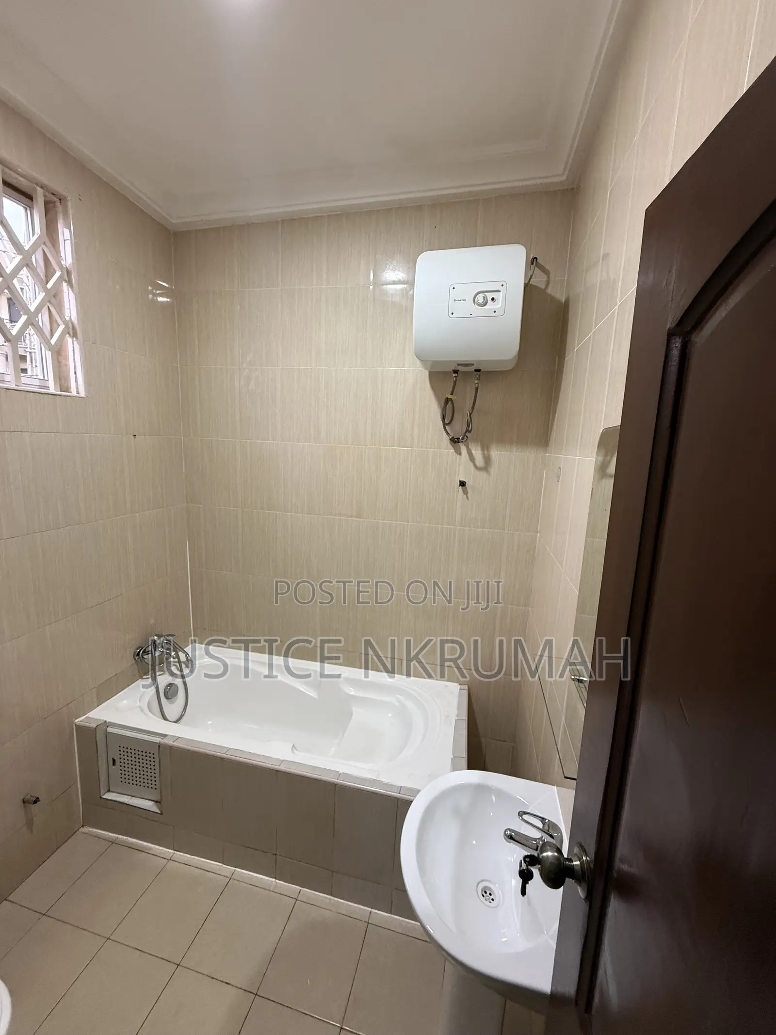 2bdrm Apartment in Mr Justice Estates, East Legon for rent