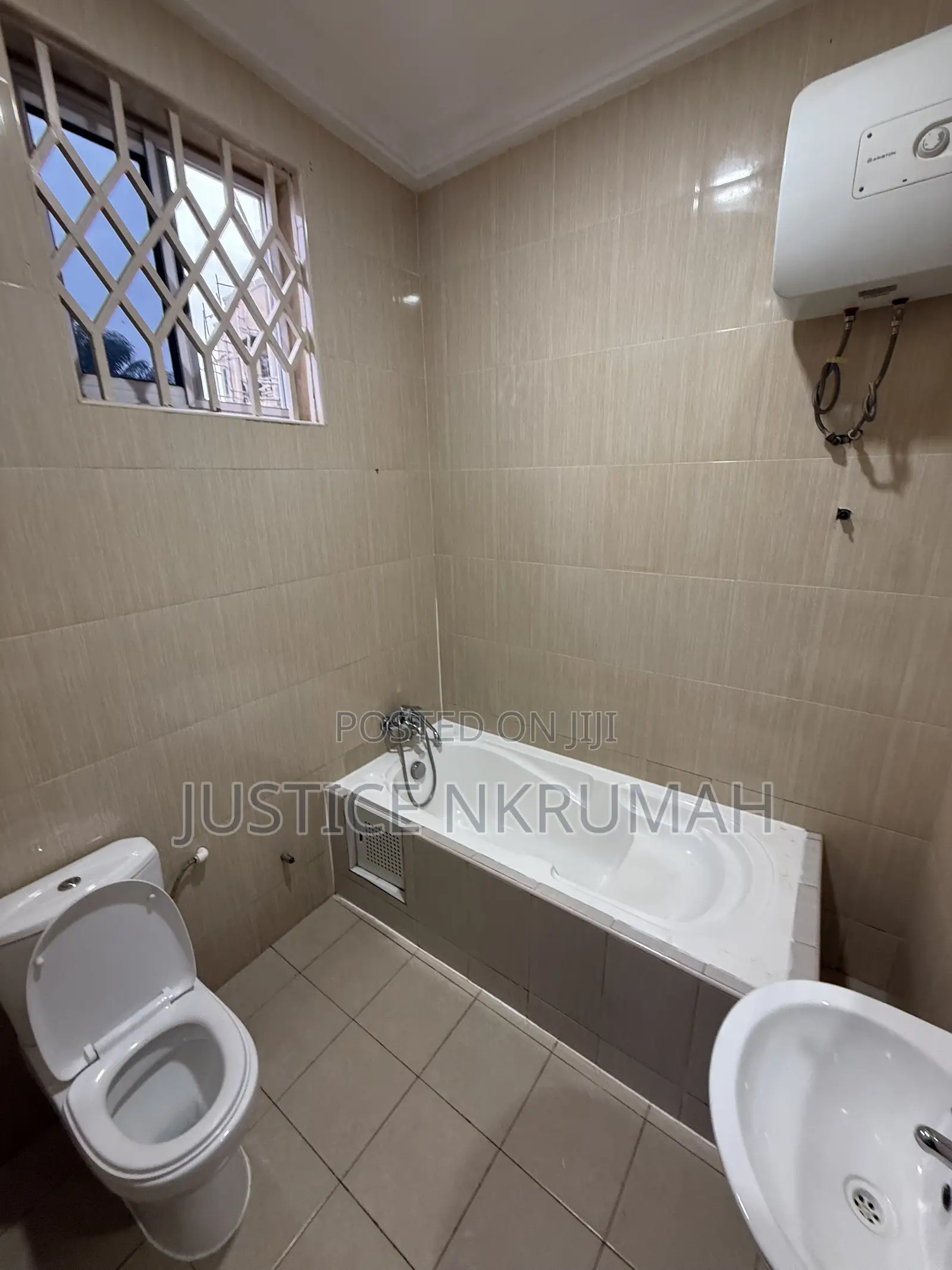 2bdrm Apartment in Mr Justice Estates, East Legon for rent