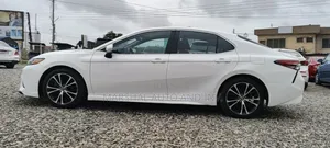 Toyota Camry 2019 White
