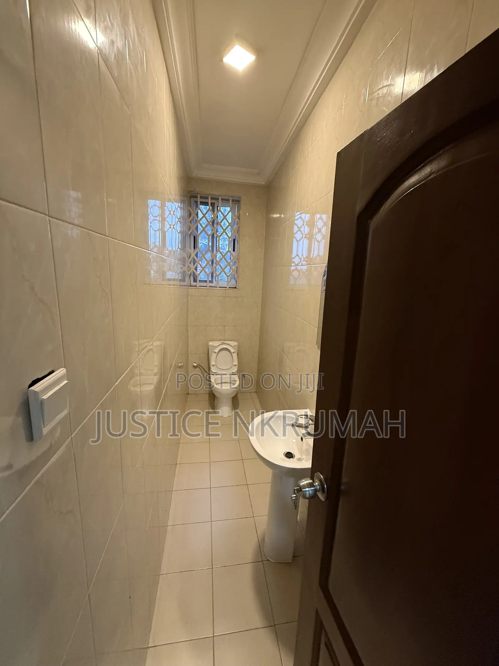 2bdrm Apartment in Mr Justice Estates, East Legon for rent