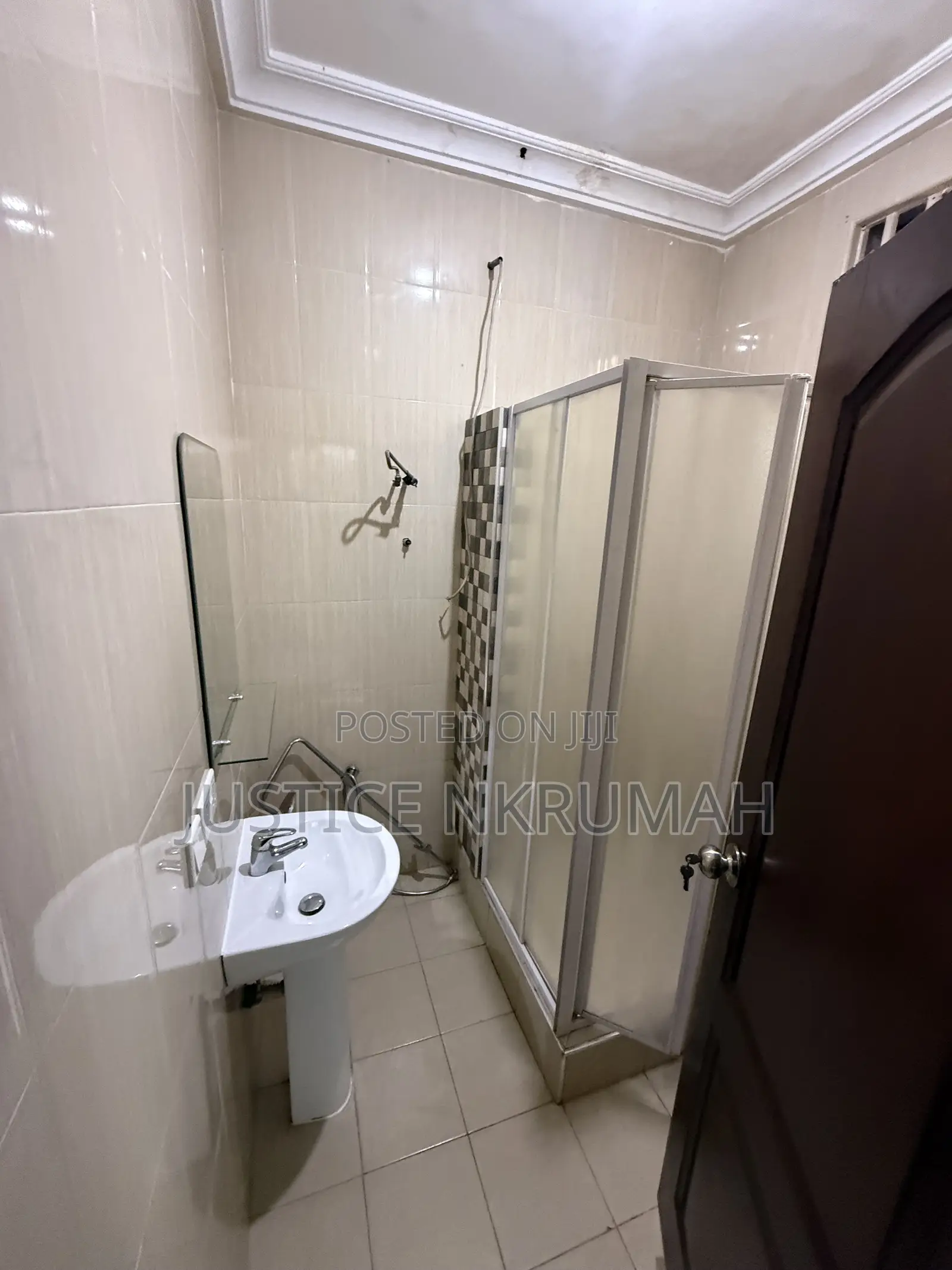 2bdrm Apartment in Mr Justice Estates, East Legon for rent