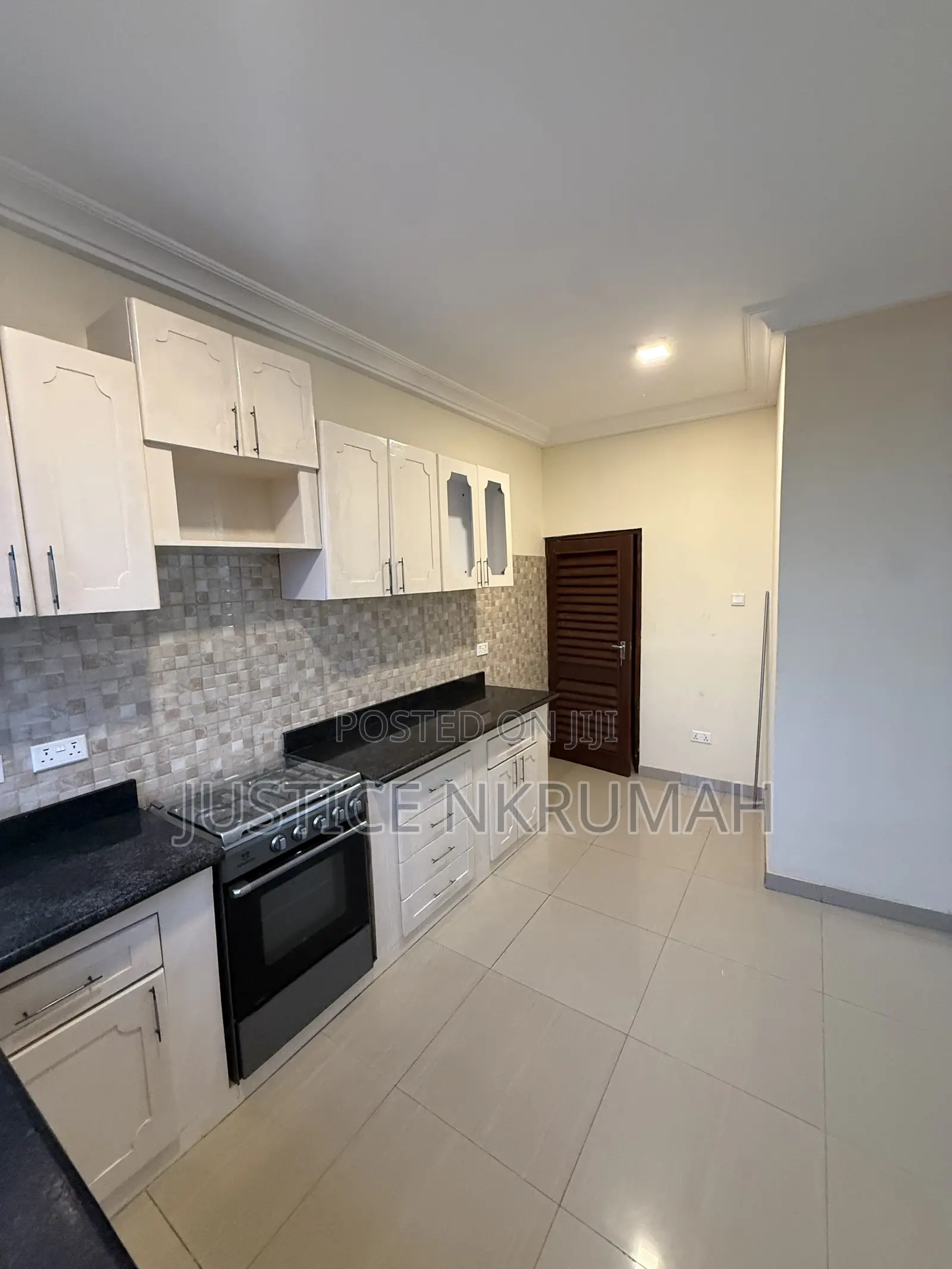 2bdrm Apartment in Mr Justice Estates, East Legon for rent