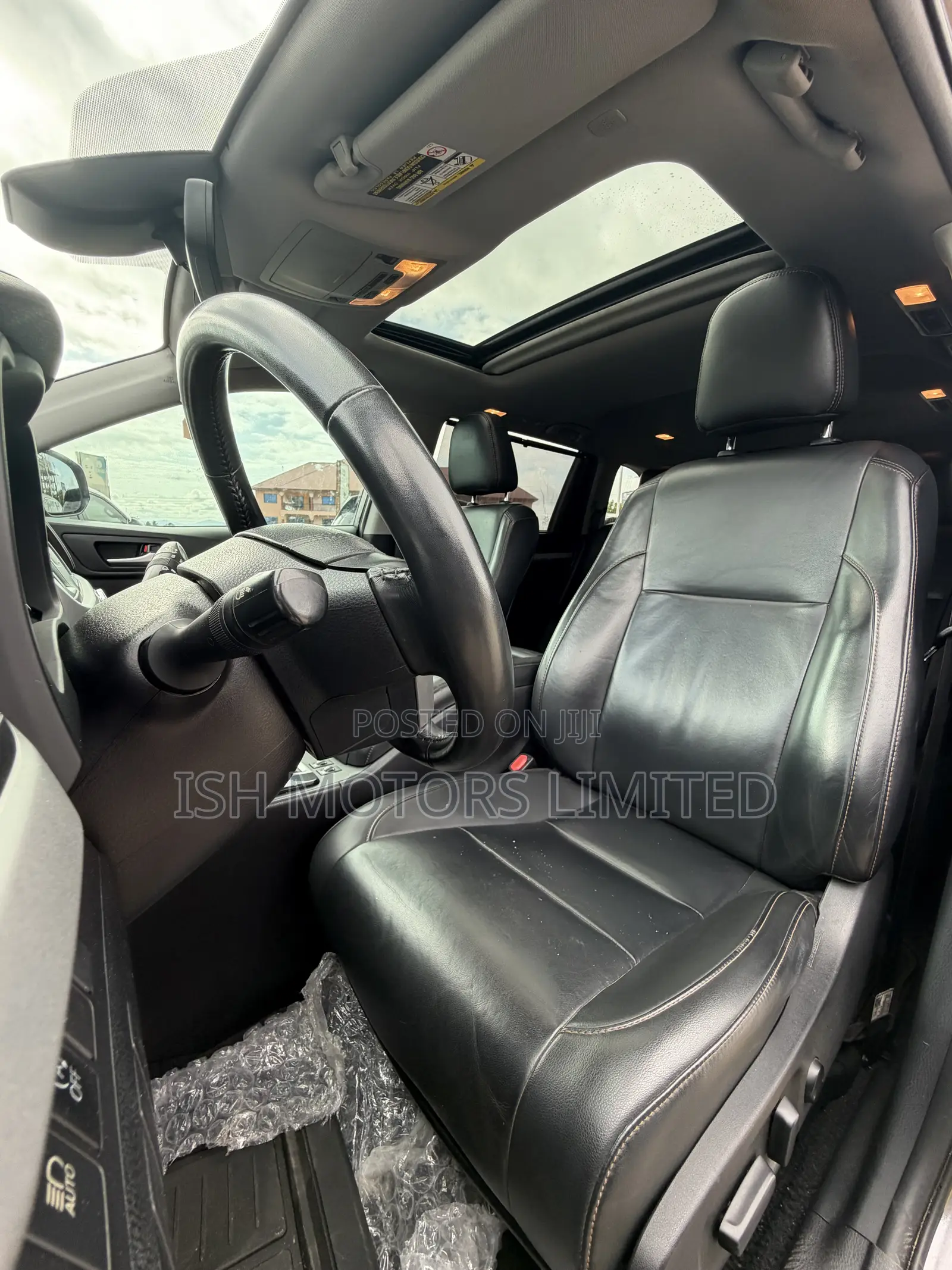 Toyota Highlander XLE 2019 Brown
